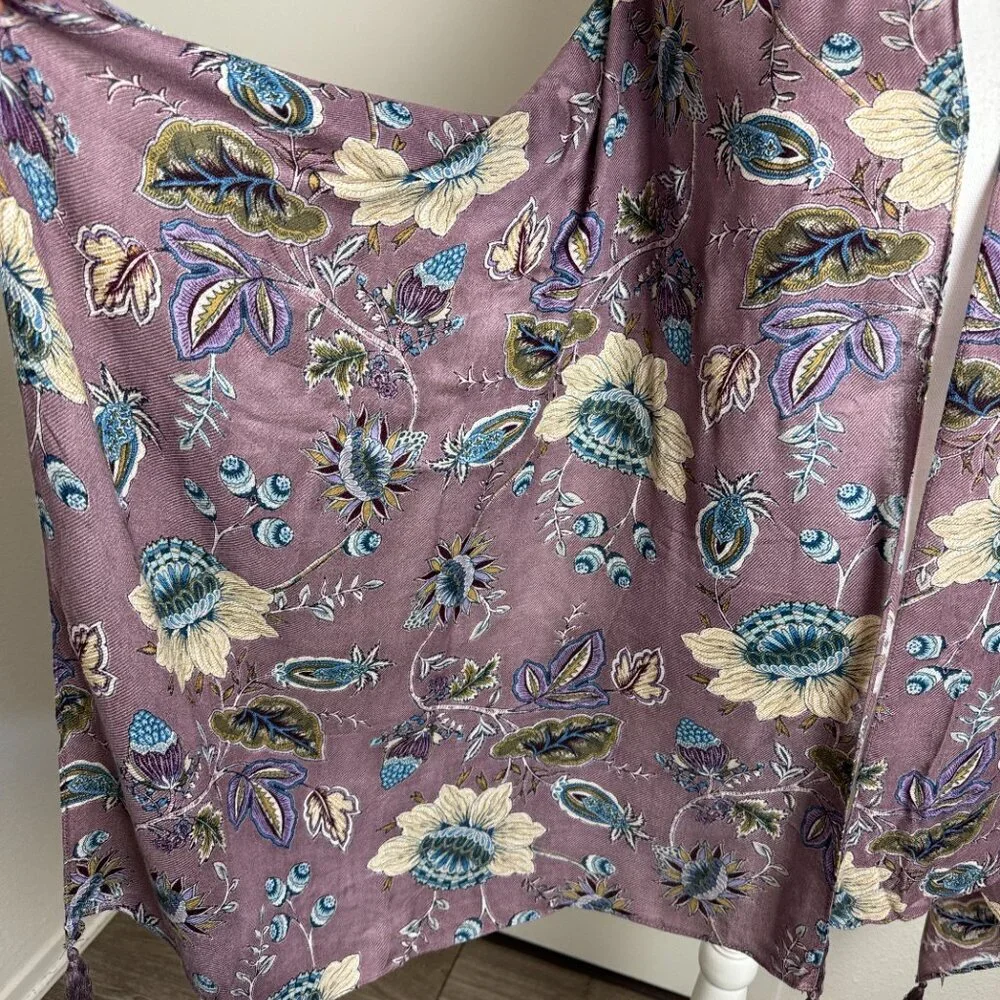 NWT Chico's Lilac Floral Soft 100% Rayon Large Scarf Wrap Tassels